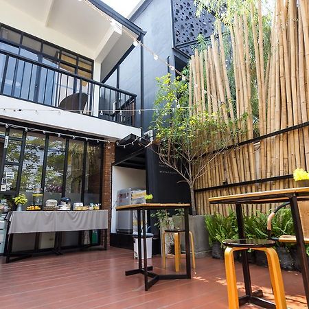 Z'S Hostel At Tha Phae Gate Chiang Mai Esterno foto
